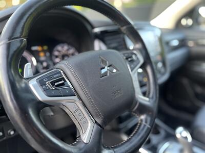 2018 Mitsubishi Outlander PHEV GT   - Photo 31 - Studio City, CA 91604