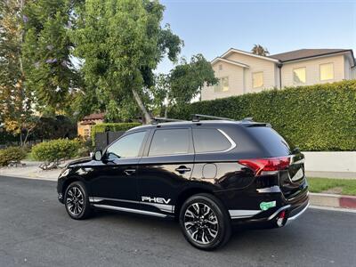 2018 Mitsubishi Outlander PHEV GT   - Photo 14 - Studio City, CA 91604