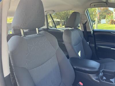 2021 Toyota RAV4 XLE - Photo 11 - Studio City, CA 91604