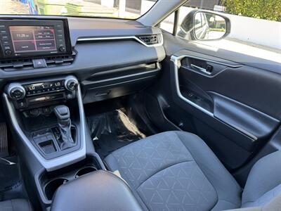 2021 Toyota RAV4 XLE - Photo 23 - Studio City, CA 91604