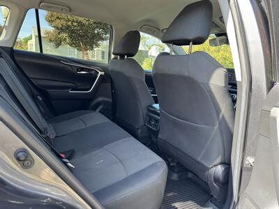 2021 Toyota RAV4 XLE - Photo 14 - Studio City, CA 91604