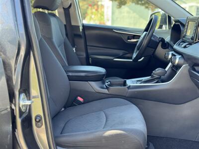 2021 Toyota RAV4 XLE - Photo 9 - Studio City, CA 91604