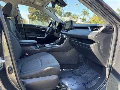 2021 Toyota RAV4 XLE - Photo 12 - Studio City, CA 91604