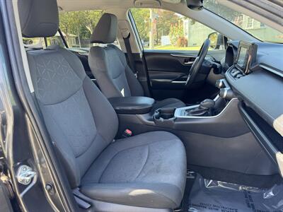 2021 Toyota RAV4 XLE - Photo 13 - Studio City, CA 91604