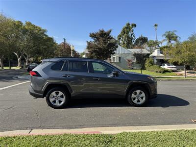2021 Toyota RAV4 XLE - Photo 47 - Studio City, CA 91604
