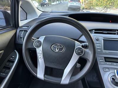 2014 Toyota Prius Plug-in Hybrid   - Photo 12 - Studio City, CA 91604