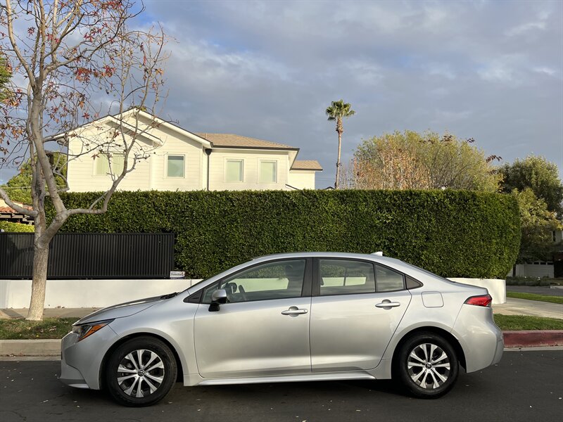 2022 Toyota Corolla LE photo 6