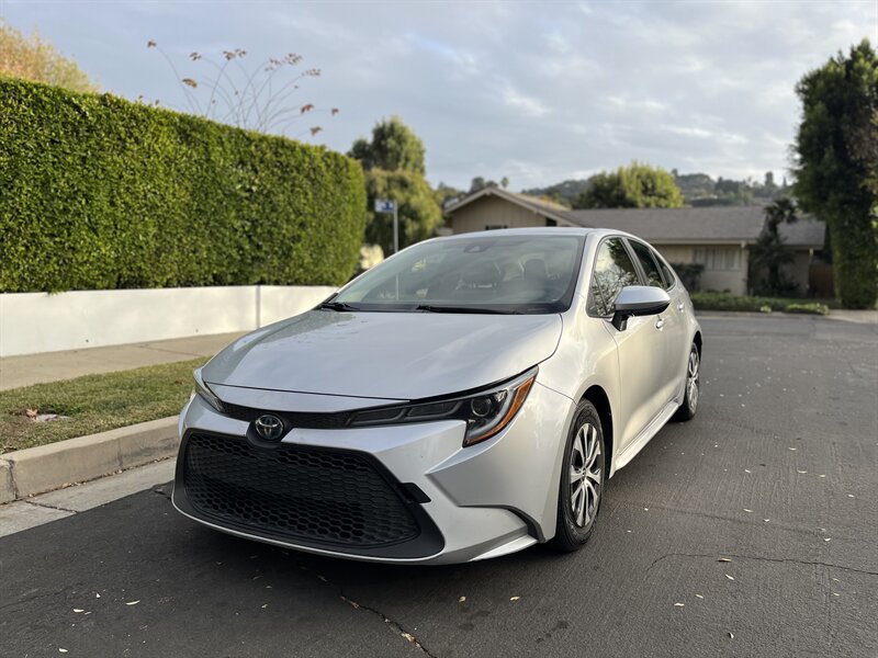 2022 Toyota Corolla LE photo 3