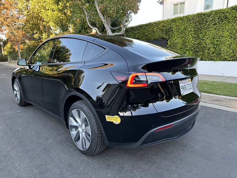 2022 Tesla Model Y Long Range photo 3