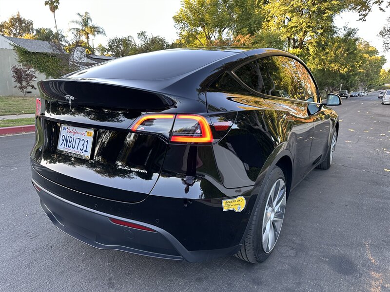 2022 Tesla Model Y Long Range photo 5