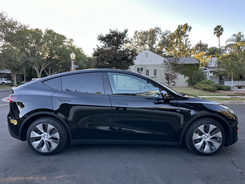 2022 Tesla Model Y Long Range photo 6