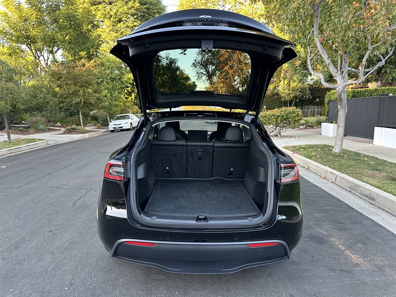 2022 Tesla Model Y Long Range photo 34