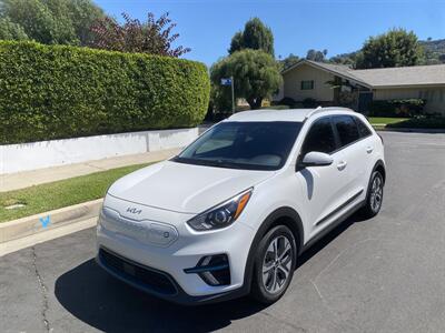 2022 Kia Niro EV EX   - Photo 3 - Studio City, CA 91604