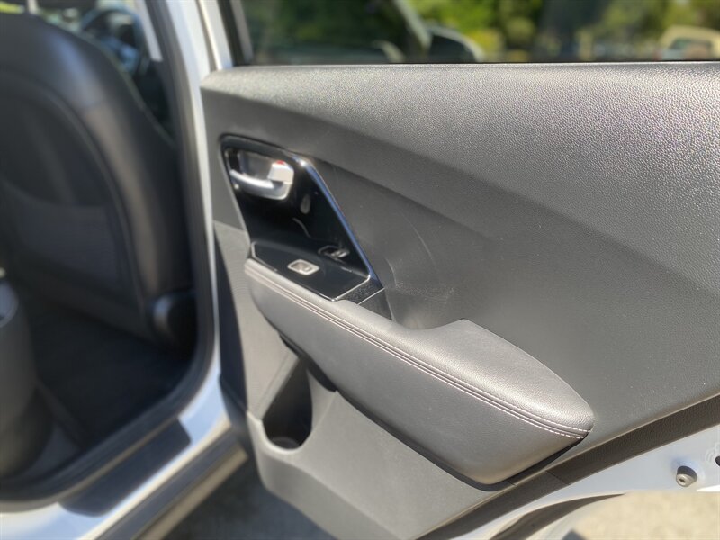 2022 Kia Niro EV EX photo 38