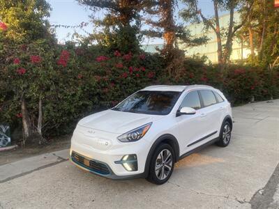2022 Kia Niro EV EX   - Photo 2 - Studio City, CA 91604