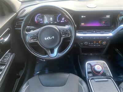 2022 Kia Niro EV EX   - Photo 19 - Studio City, CA 91604