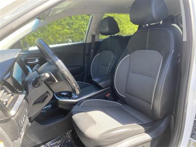 2022 Kia Niro EV EX   - Photo 30 - Studio City, CA 91604