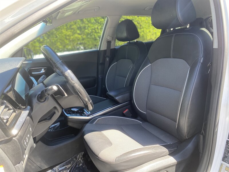 2022 Kia Niro EV EX photo 26