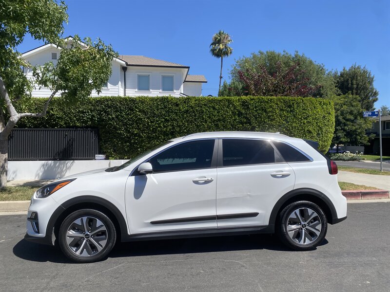 2022 Kia Niro EV EX photo 3