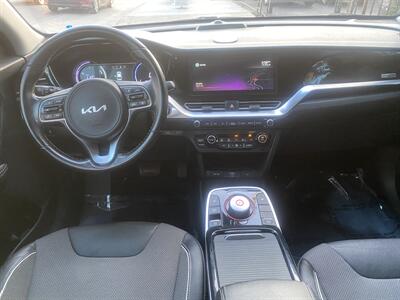 2022 Kia Niro EV EX   - Photo 18 - Studio City, CA 91604
