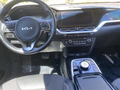 2022 Kia Niro EV EX   - Photo 22 - Studio City, CA 91604