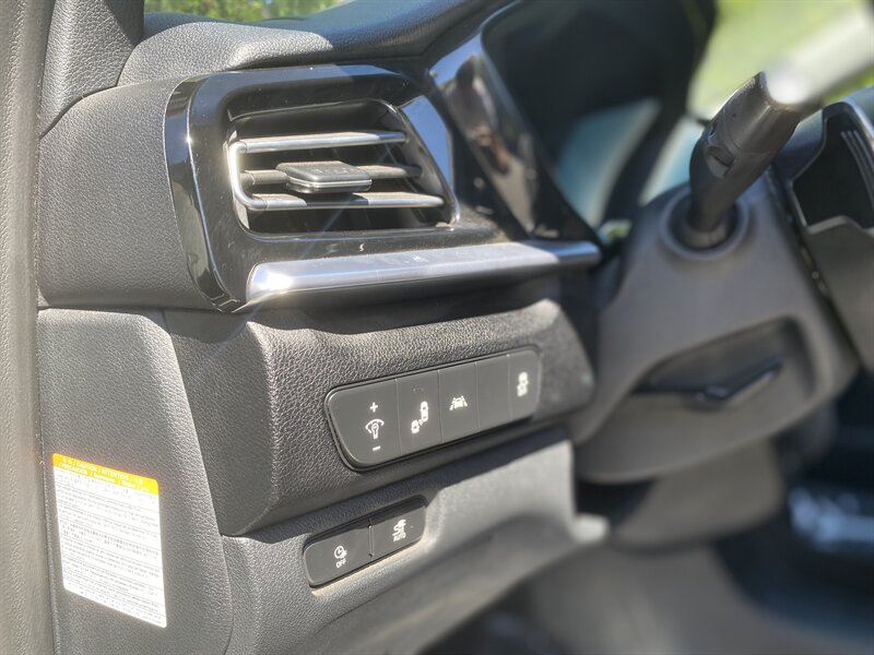 2022 Kia Niro EV EX photo 24