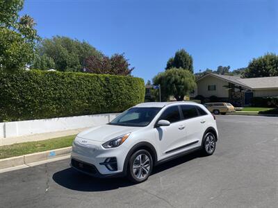 2022 Kia Niro EV EX   - Photo 1 - Studio City, CA 91604