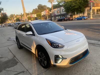 2022 Kia Niro EV EX   - Photo 5 - Studio City, CA 91604