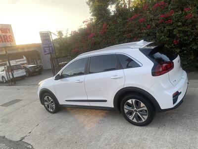2022 Kia Niro EV EX   - Photo 10 - Studio City, CA 91604
