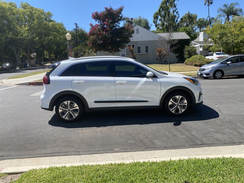 2022 Kia Niro EV EX photo 6