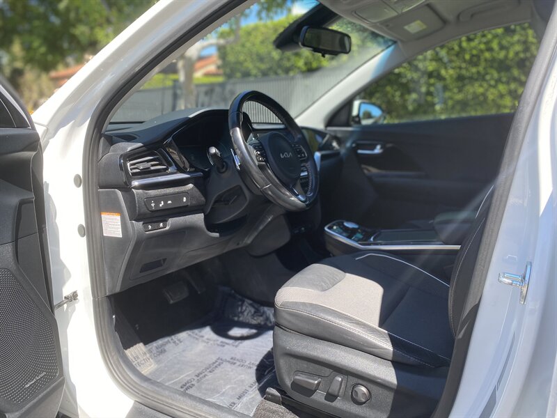 2022 Kia Niro EV EX photo 20