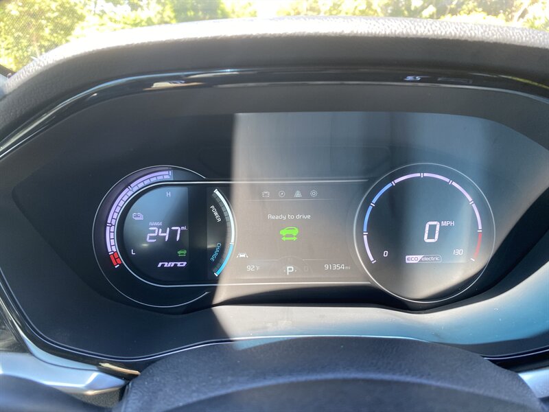 2022 Kia Niro EV EX photo 44