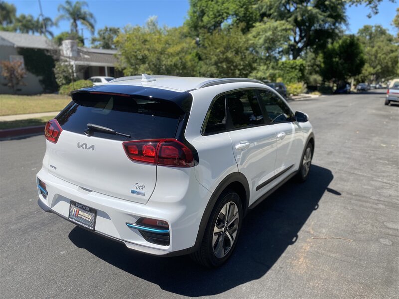 2022 Kia Niro EV EX photo 14
