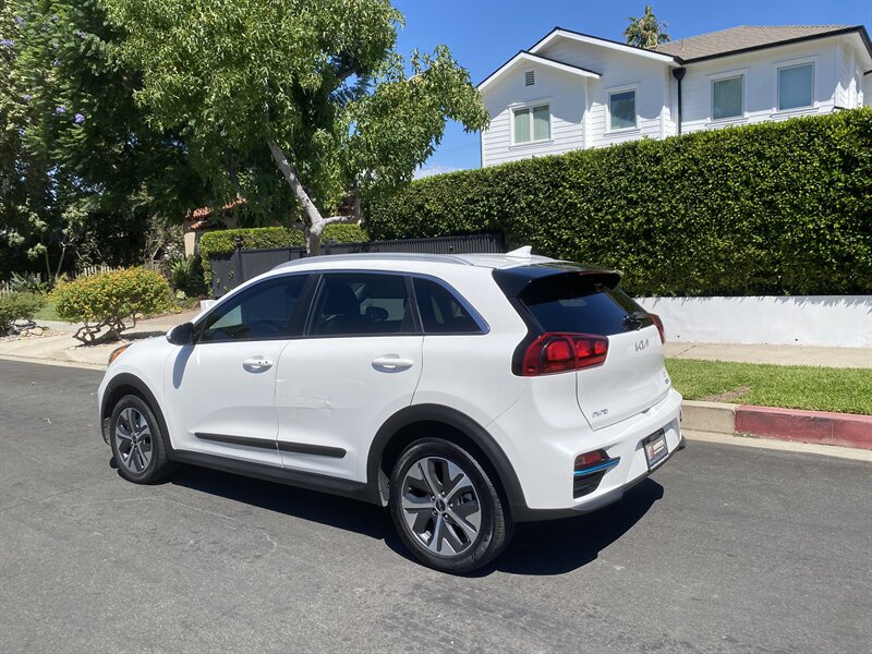2022 Kia Niro EV EX photo 4