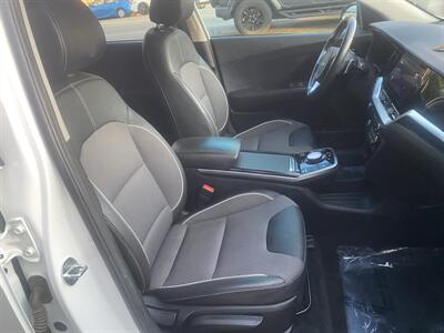 2022 Kia Niro EV EX   - Photo 22 - Studio City, CA 91604