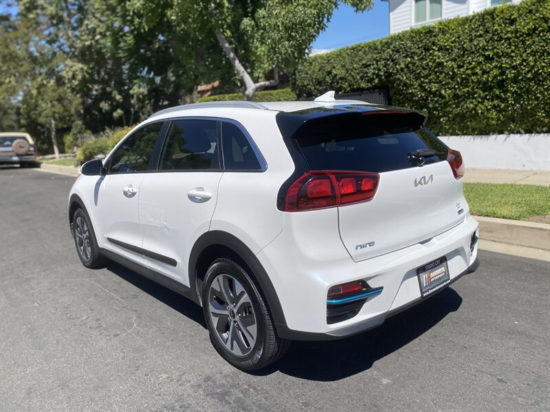 2022 Kia Niro EV EX photo 12