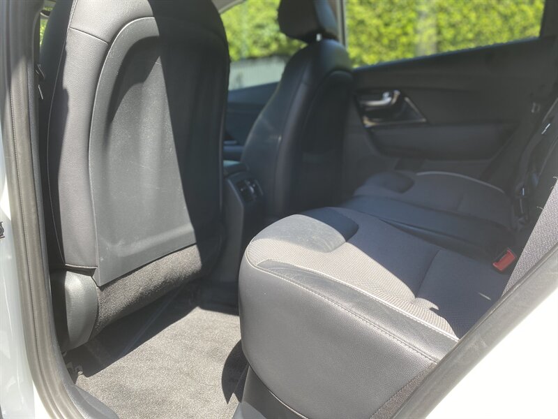 2022 Kia Niro EV EX photo 35