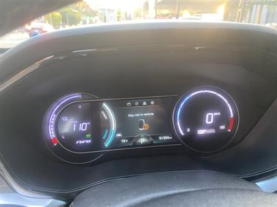 2022 Kia Niro EV EX   - Photo 15 - Studio City, CA 91604