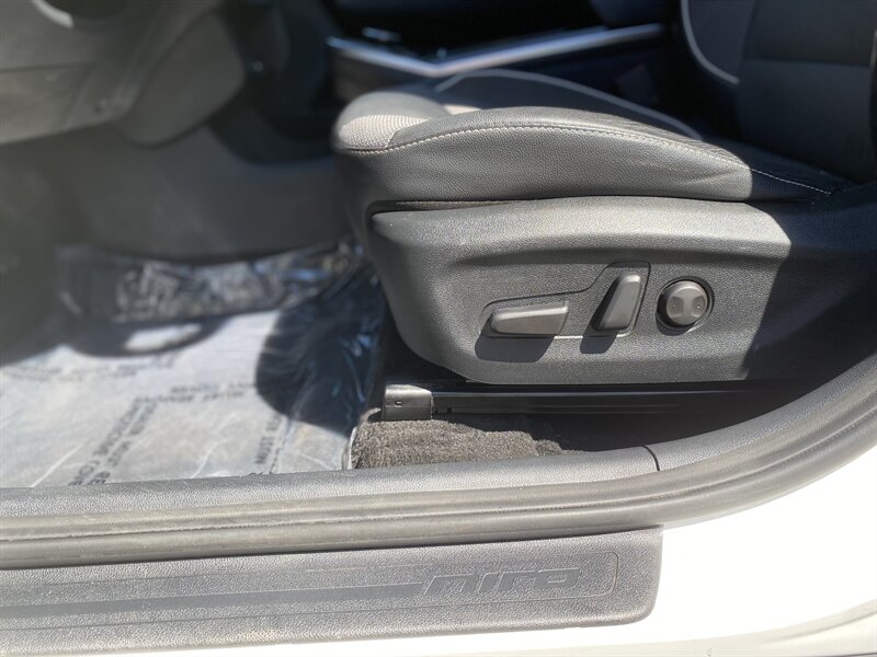 2022 Kia Niro EV EX photo 32