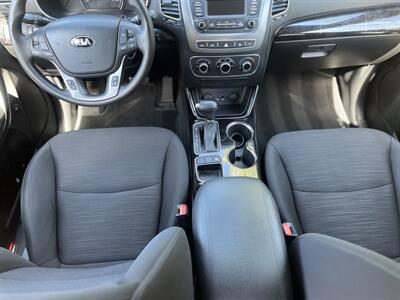 2014 Kia Sorento LX   - Photo 38 - Studio City, CA 91604