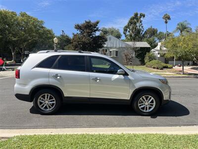 2014 Kia Sorento LX   - Photo 8 - Studio City, CA 91604