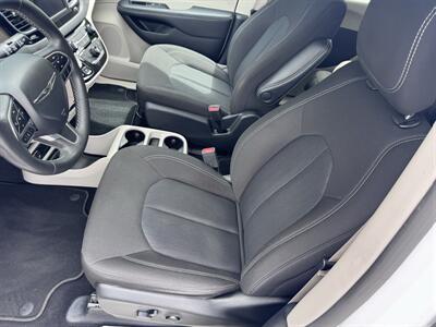 2024 Chrysler Voyager LX - Photo 17 - Studio City, CA 91604