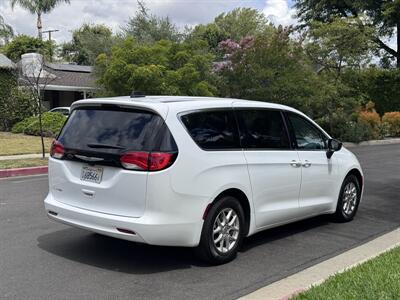 2024 Chrysler Voyager LX - Photo 11 - Studio City, CA 91604