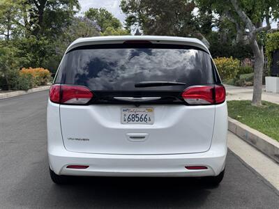 2024 Chrysler Voyager LX - Photo 12 - Studio City, CA 91604