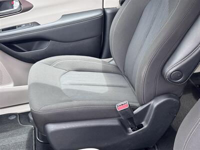 2024 Chrysler Voyager LX - Photo 21 - Studio City, CA 91604