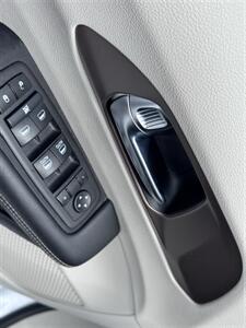 2024 Chrysler Voyager LX - Photo 23 - Studio City, CA 91604