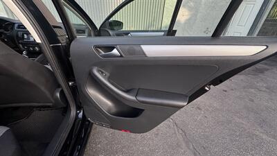2017 Volkswagen Jetta 1.4T S   - Photo 20 - Studio City, CA 91604