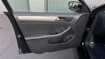 2017 Volkswagen Jetta 1.4T S   - Photo 14 - Studio City, CA 91604