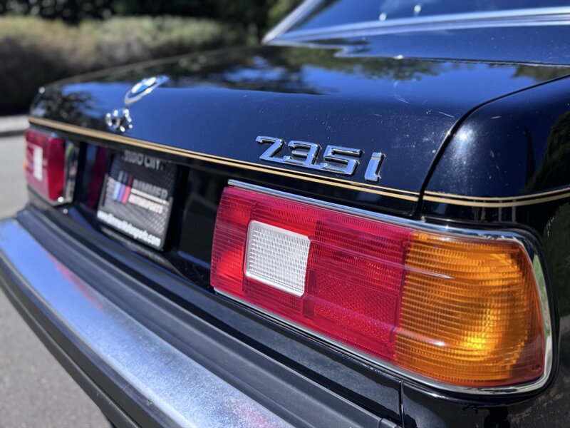 1985 BMW 7 Series's photo