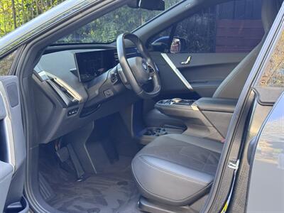 2024 BMW iX xDrive50   - Photo 17 - Studio City, CA 91604